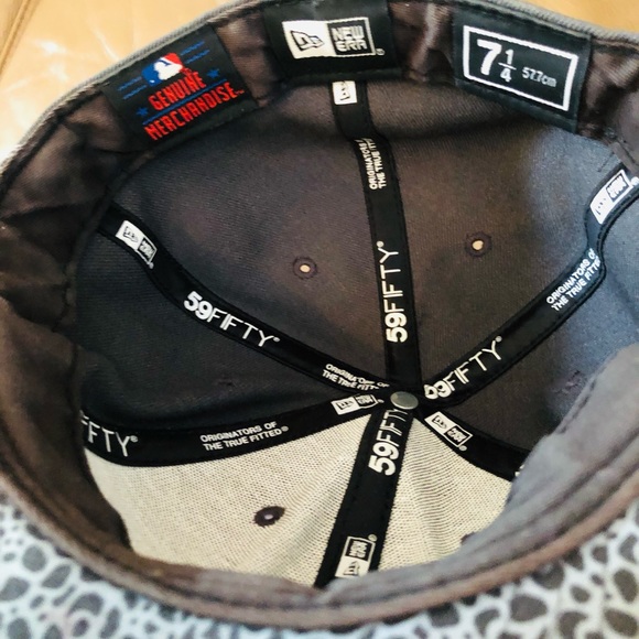 NY, New Era, Fitted 7 1/4, Grey Panel and Patterned Cap, GUC - Picture 2 of 10
